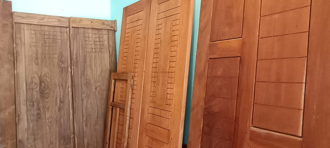 Wooden Door Shops in Edoor, Kannur